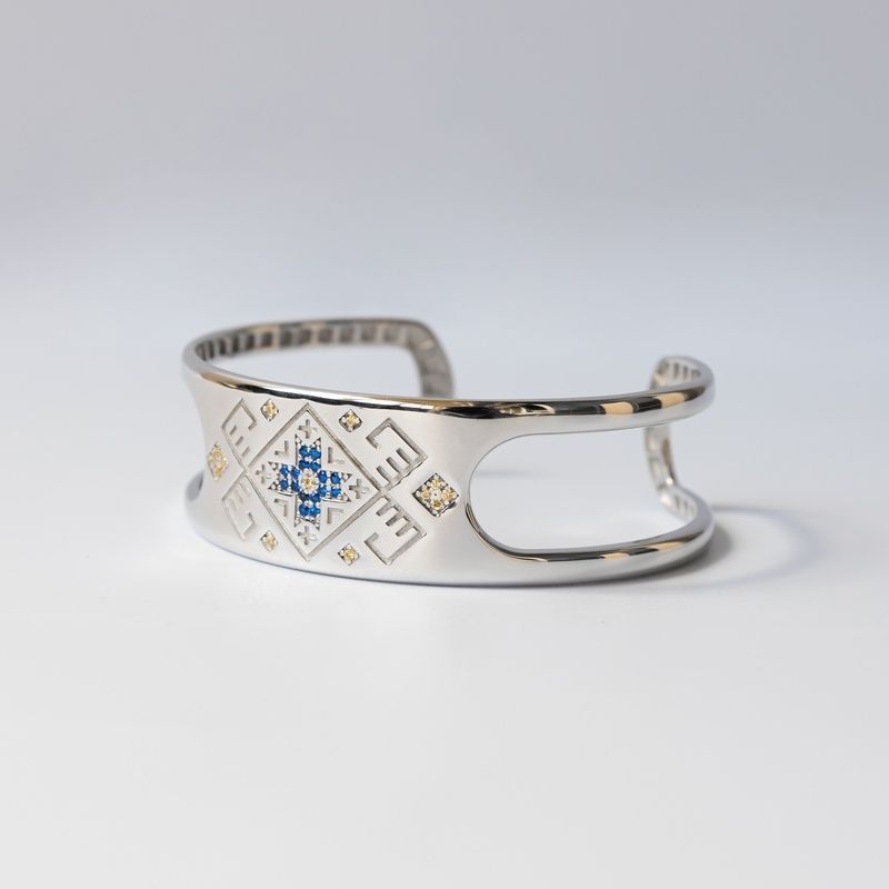 Silver bracelet: Vyshyvanka of the indomitable