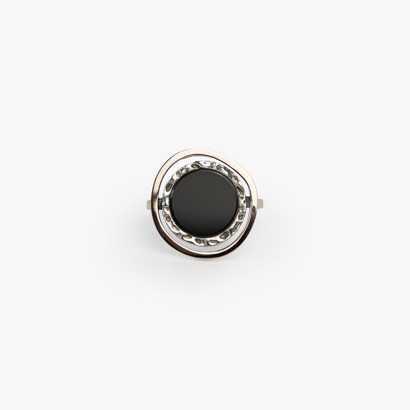 Silver ring: Black eyes