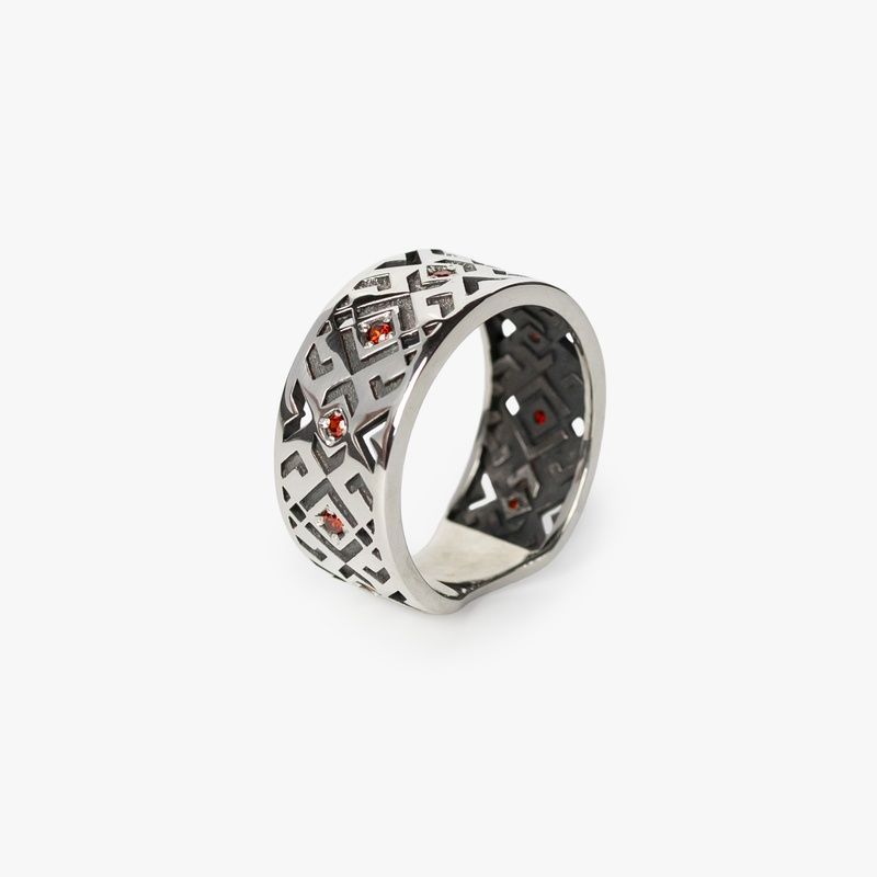 Silver ring: Ethno