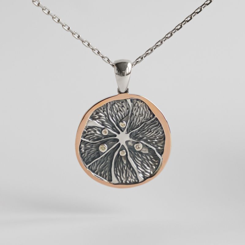 Silver pendant: Lemon