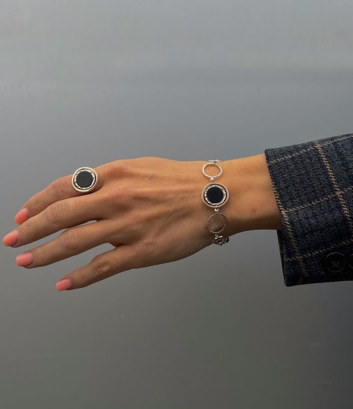 Bracelet "Black eyes"