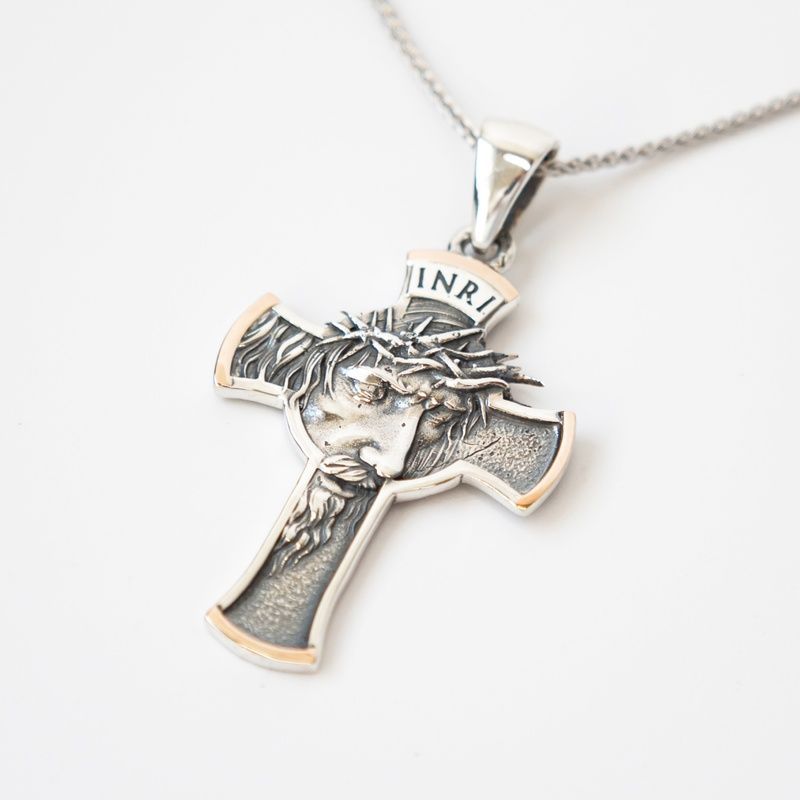 Silver pendant with gold: Cross